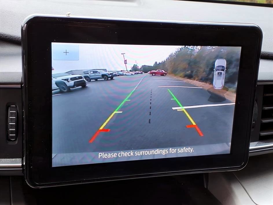 Used 2022 Ford Explorer XLT w/ Equipment Group 202A image 18