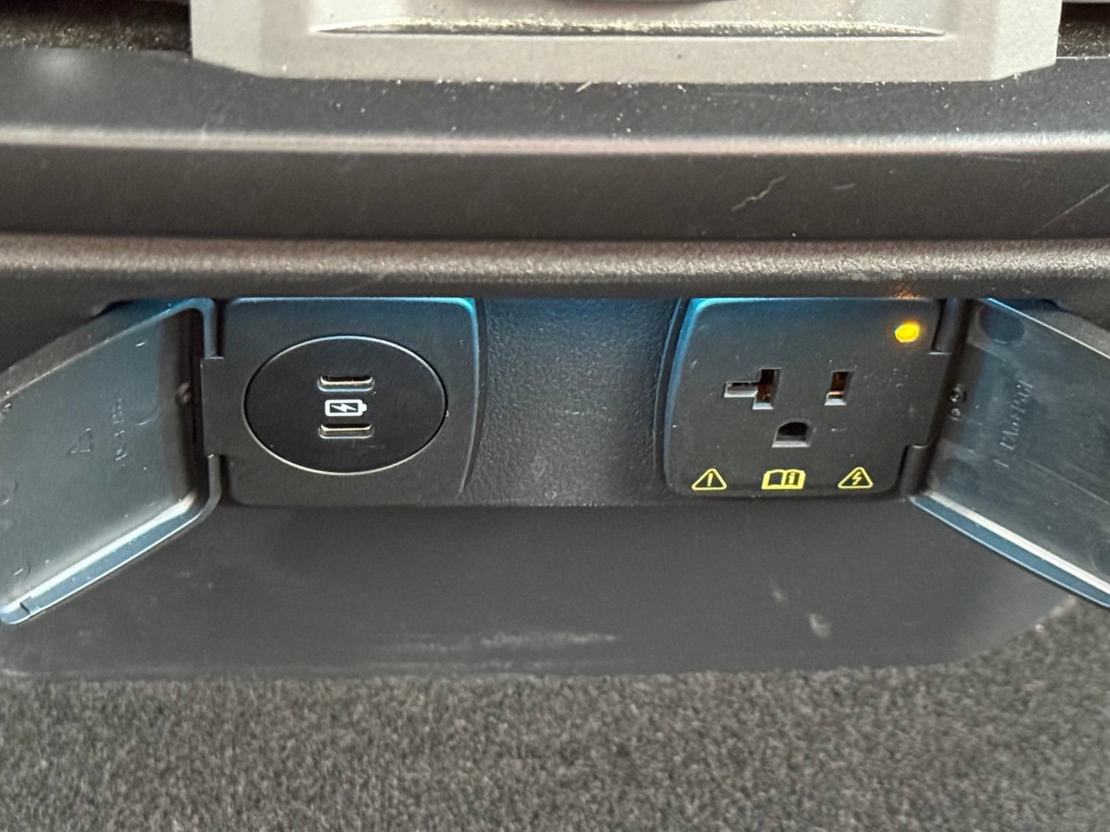 Used 2025 Ford F150 Raptor AWD/4WD image 18