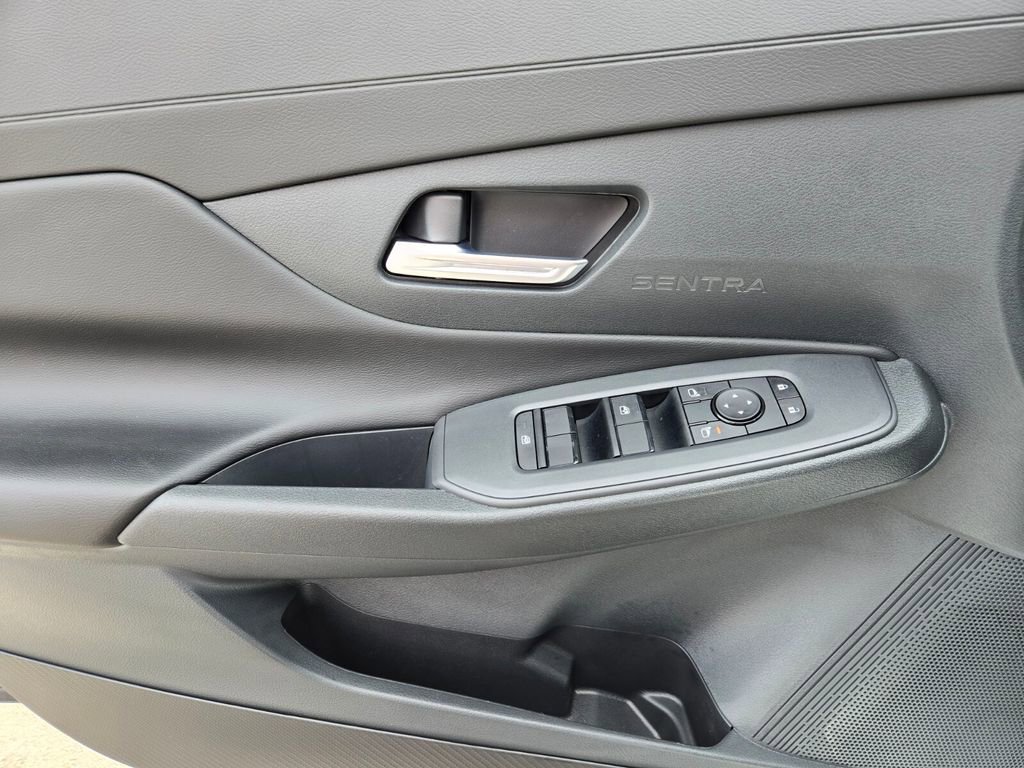 New 2026 Nissan Sentra SV w/ SV Convenience Package FWD image 9