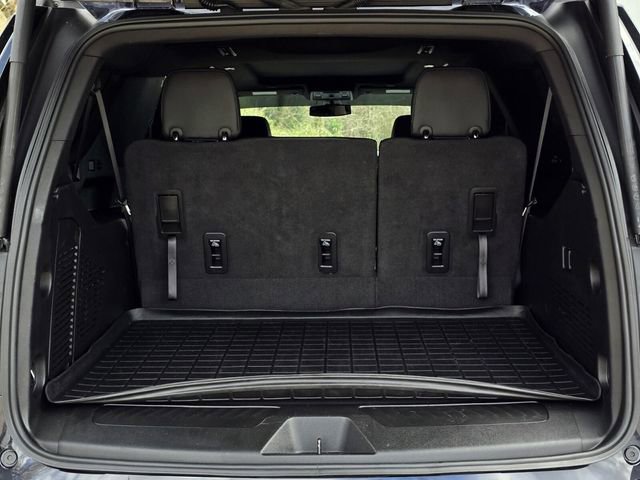 Used 2022 Chevrolet Suburban LT image 9