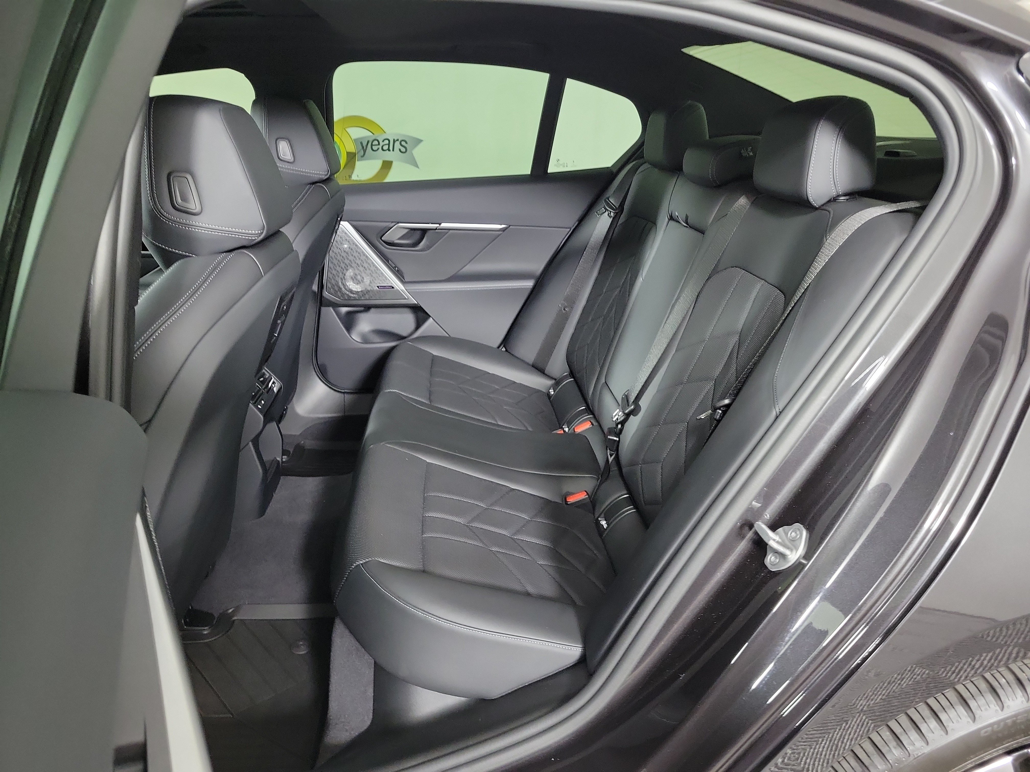 Used 2024 BMW 530i xDrive w/ Premium Package AWD/4WD image 10