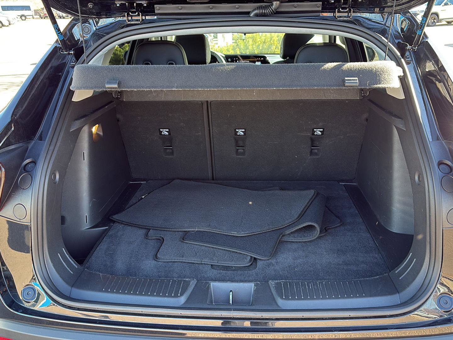 Used 2025 Chevrolet Trax LT w/ LT Convenience Package image 7