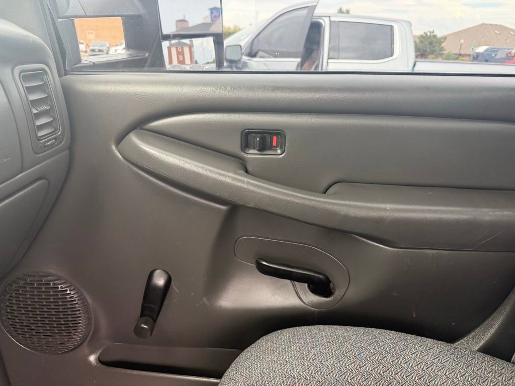 Used 2007 GMC Sierra 2500 W/T RWD image 21