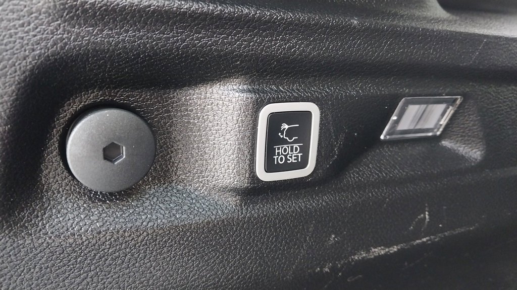 Used 2022 Jeep Grand Cherokee L Limited image 10