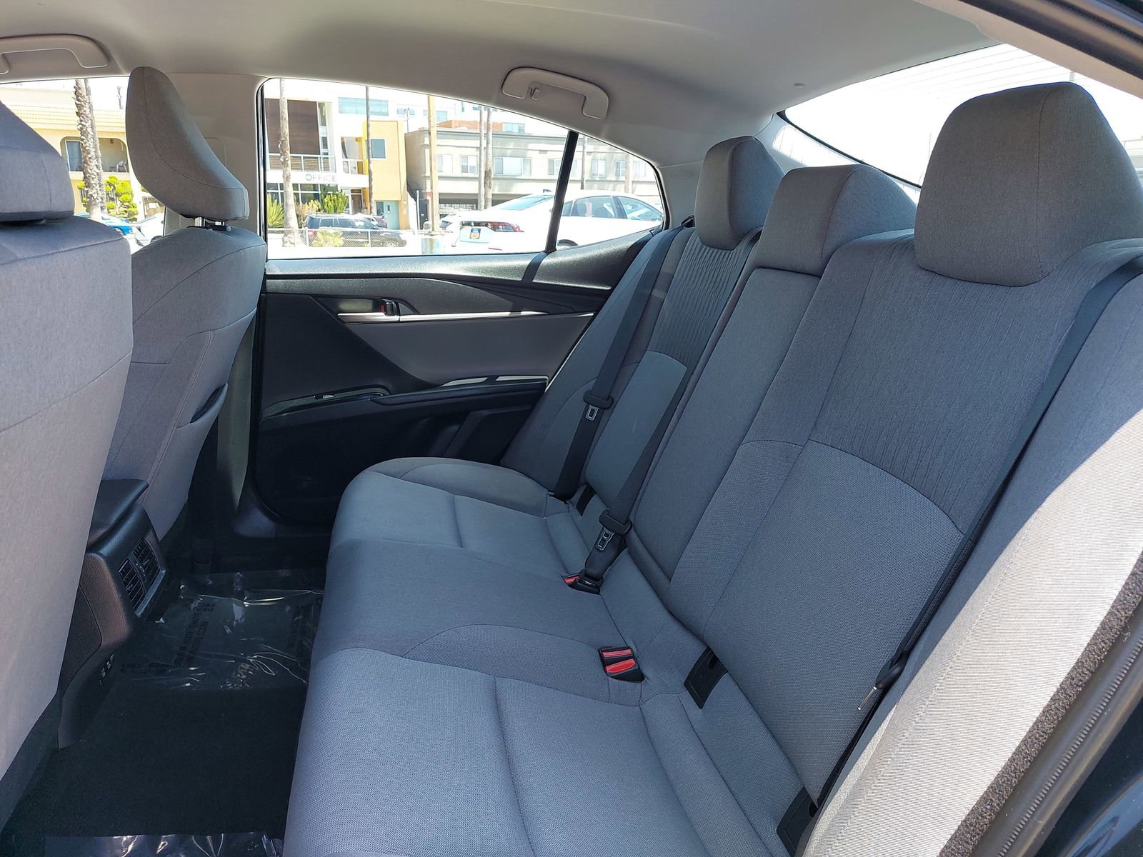 Used 2025 Toyota Camry LE AWD/4WD image 13