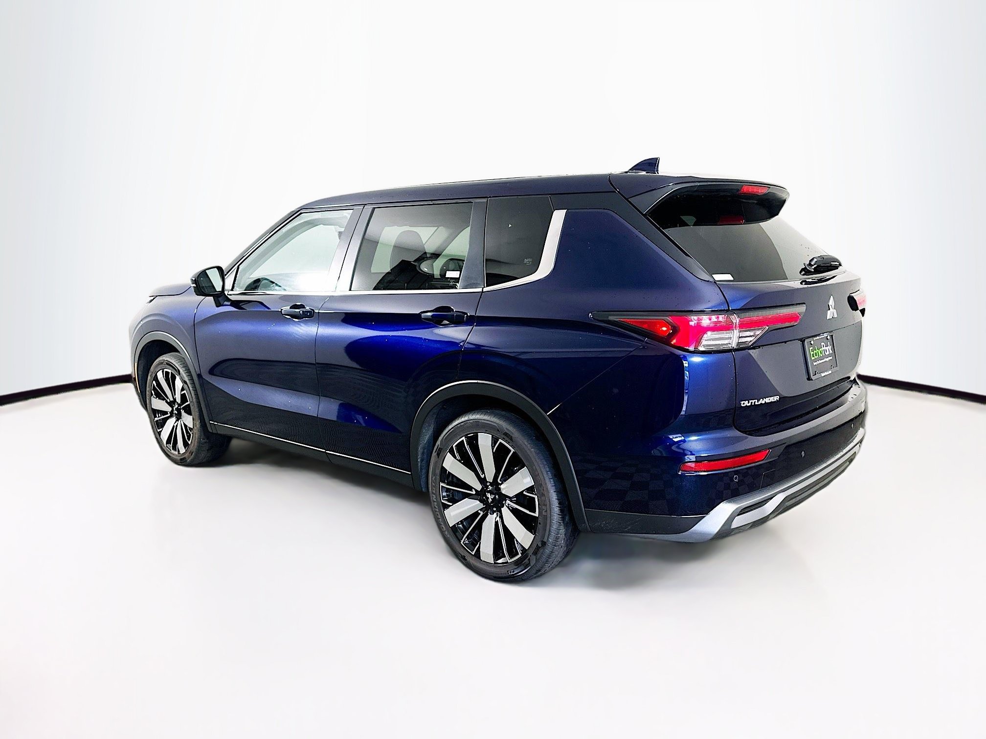 Used 2025 Mitsubishi Outlander SE AWD/4WD image 5