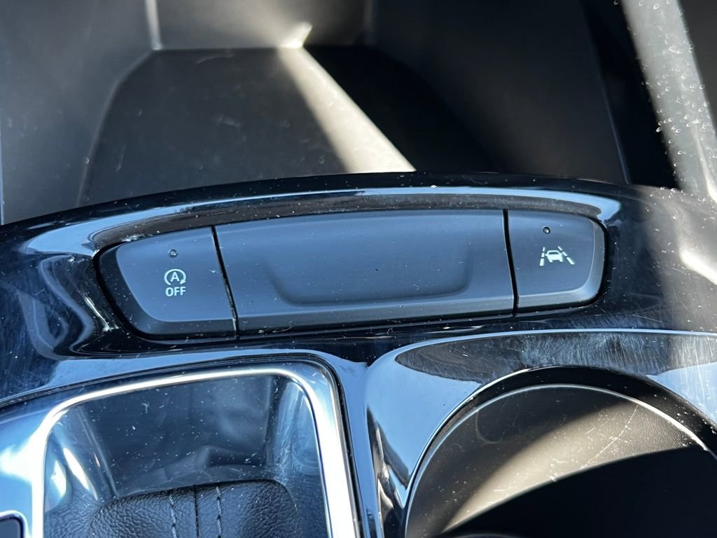 Used 2025 Chevrolet Trax LT image 29