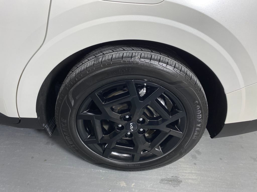 Used 2025 Kia Carnival SX Prestige image 38