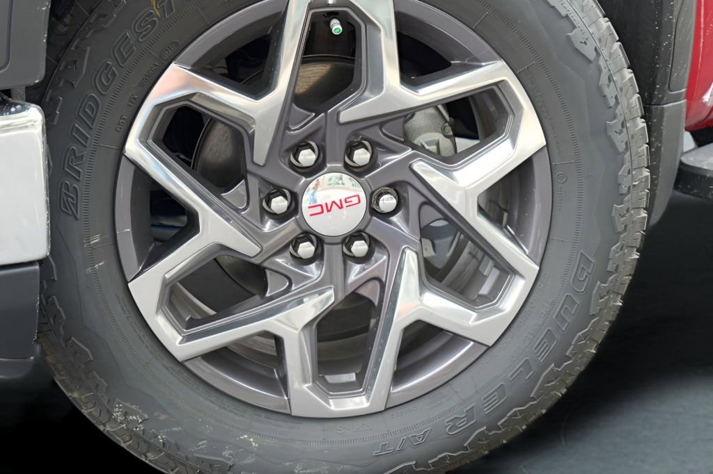 New 2026 GMC Sierra 1500 SLT image 2