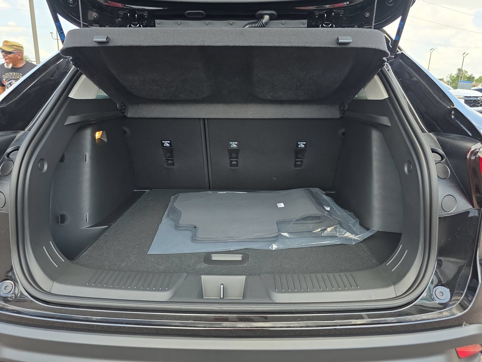 New 2026 Chevrolet Trax LT w/ Midnight Edition FWD image 13