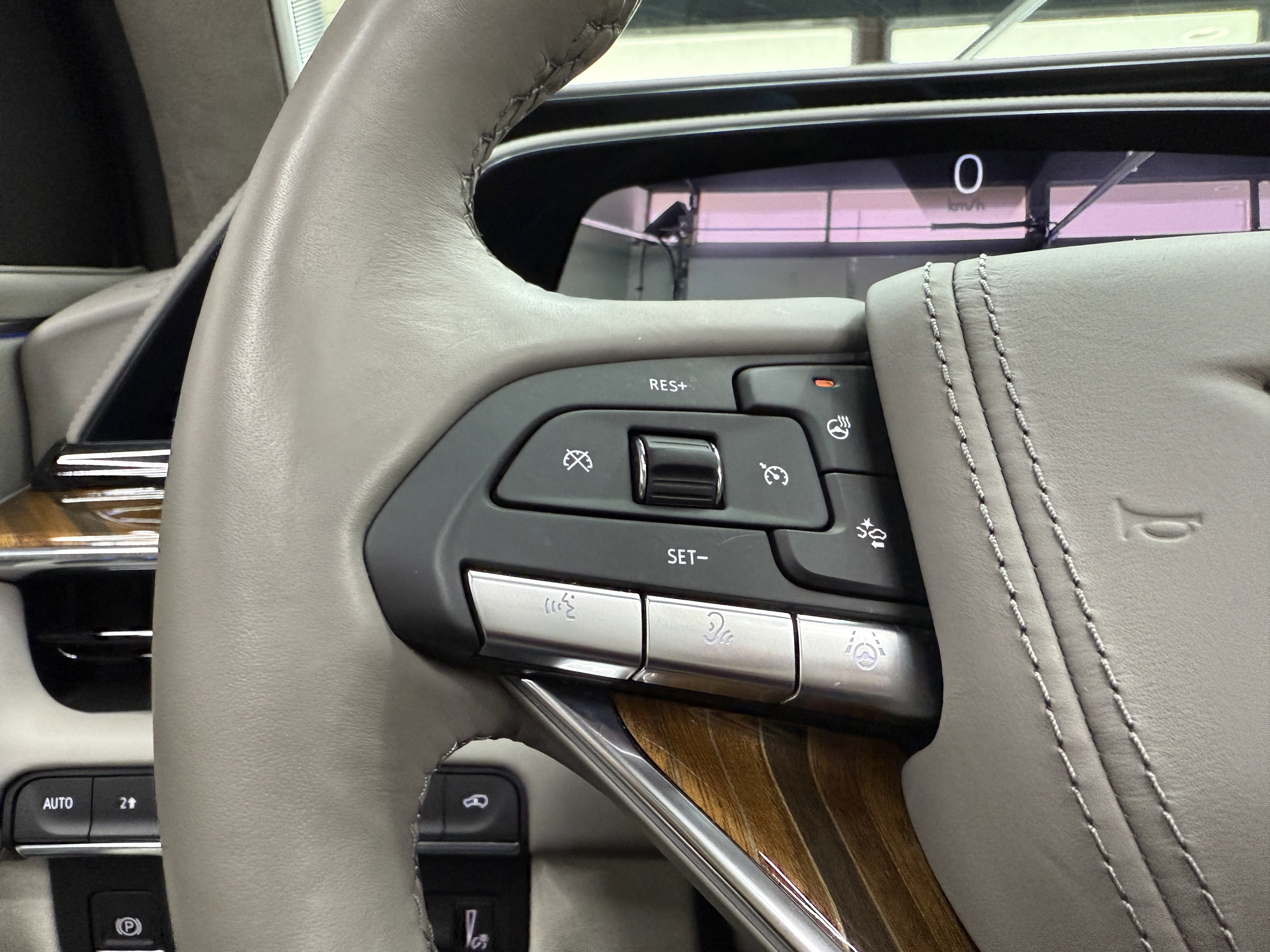 Used 2024 Cadillac Escalade Sport Platinum image 16