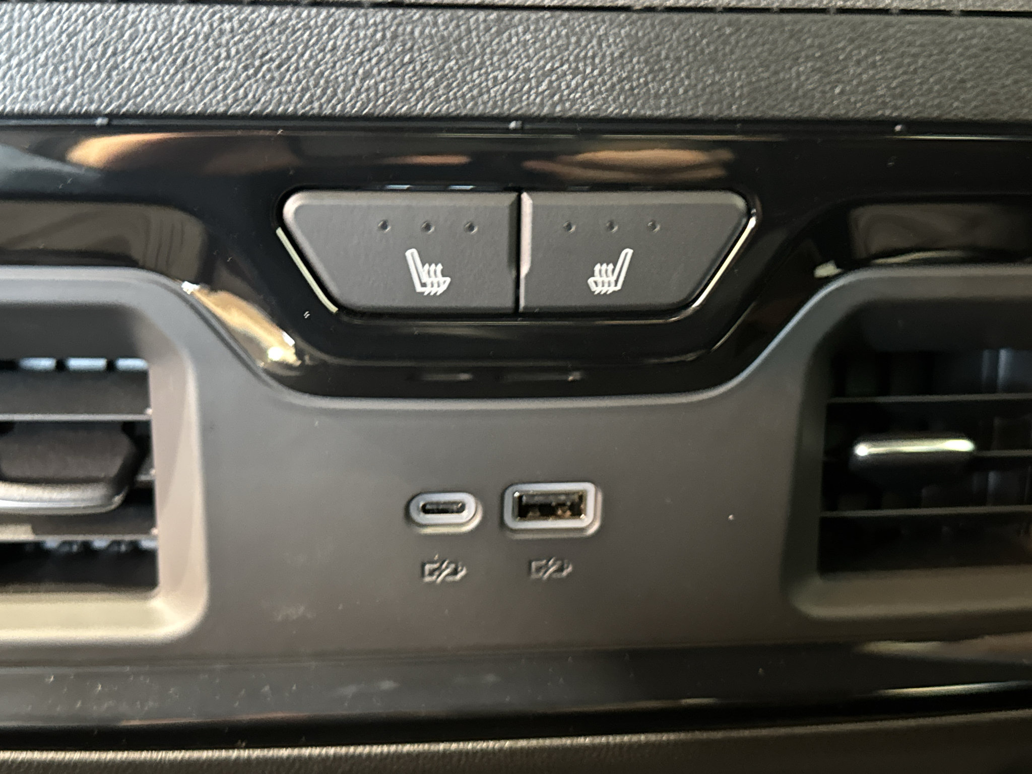 New 2026 GMC Sierra 2500 AT4 w/ AT4 Premium Plus Package AWD/4WD image 16
