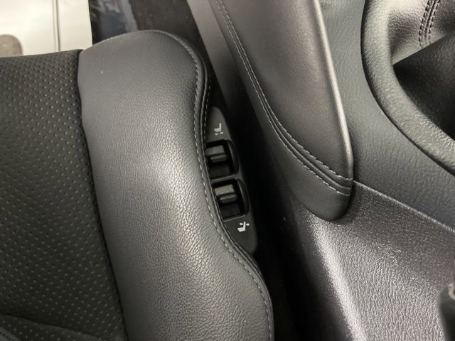 Used 2024 Nissan Z Performance w/ Floor Mat Package image 32