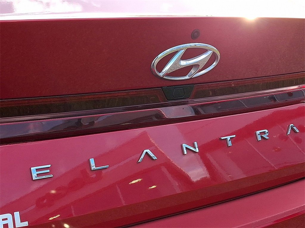 Used 2022 Hyundai Elantra SEL image 30