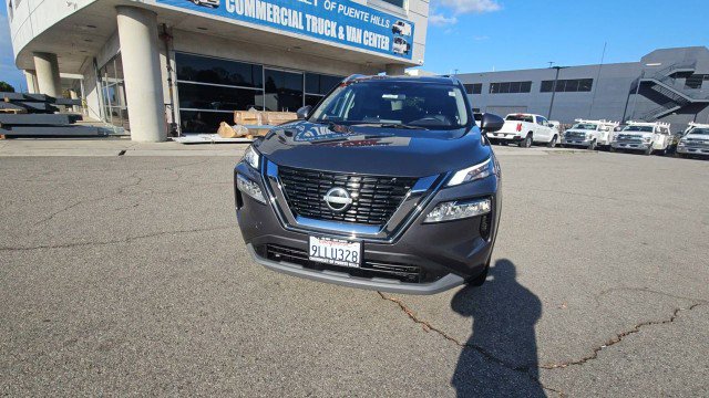 Used 2023 Nissan Rogue SV w/ SV Premium B Package FWD image 3