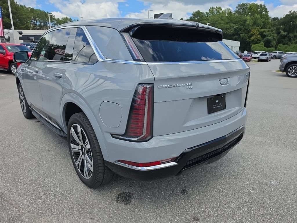 Certified 2026 Cadillac Escalade IQ Luxury 2 AWD/4WD image 5