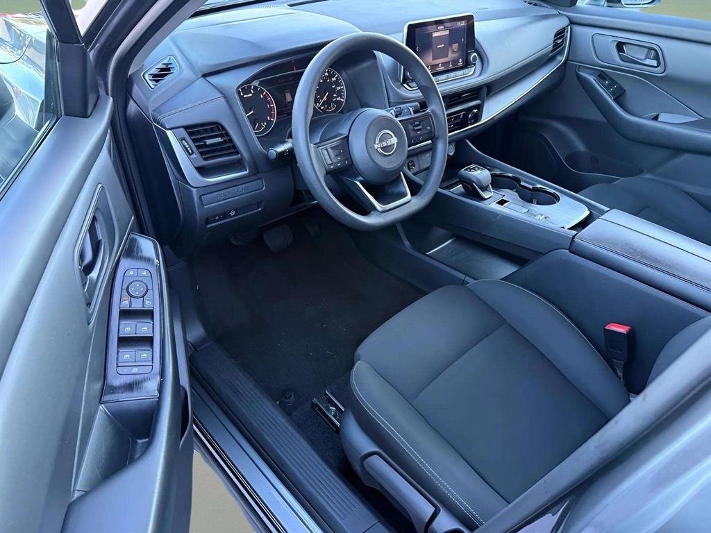 Used 2024 Nissan Rogue S image 8
