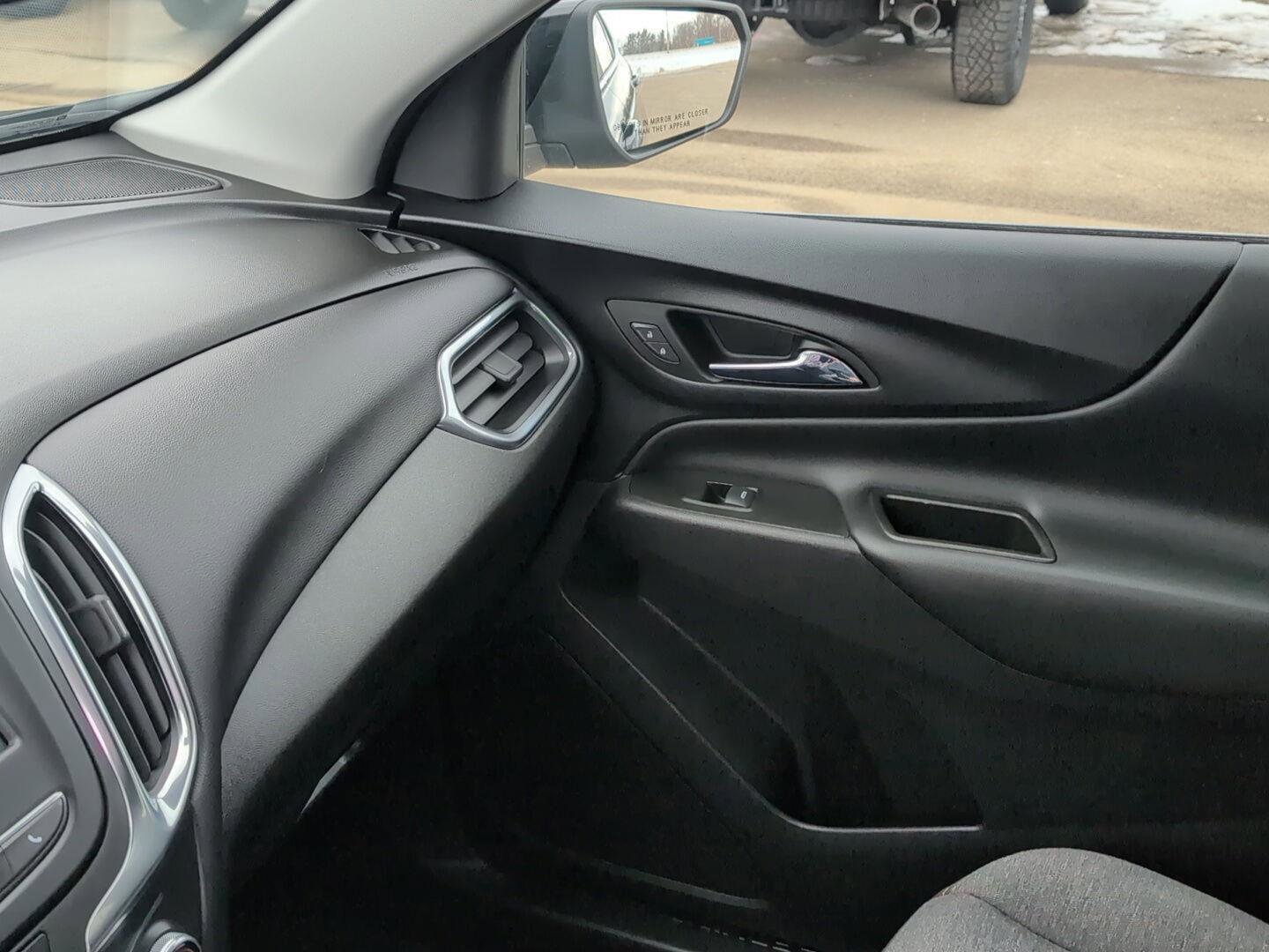 Used 2023 Chevrolet Equinox LT image 39