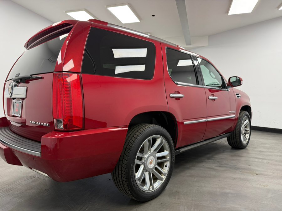 Used 2013 Cadillac Escalade Platinum AWD/4WD image 24