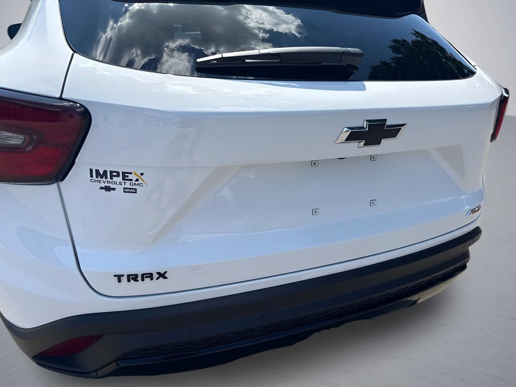 New 2026 Chevrolet Trax RS w/ Sunroof Package FWD image 30