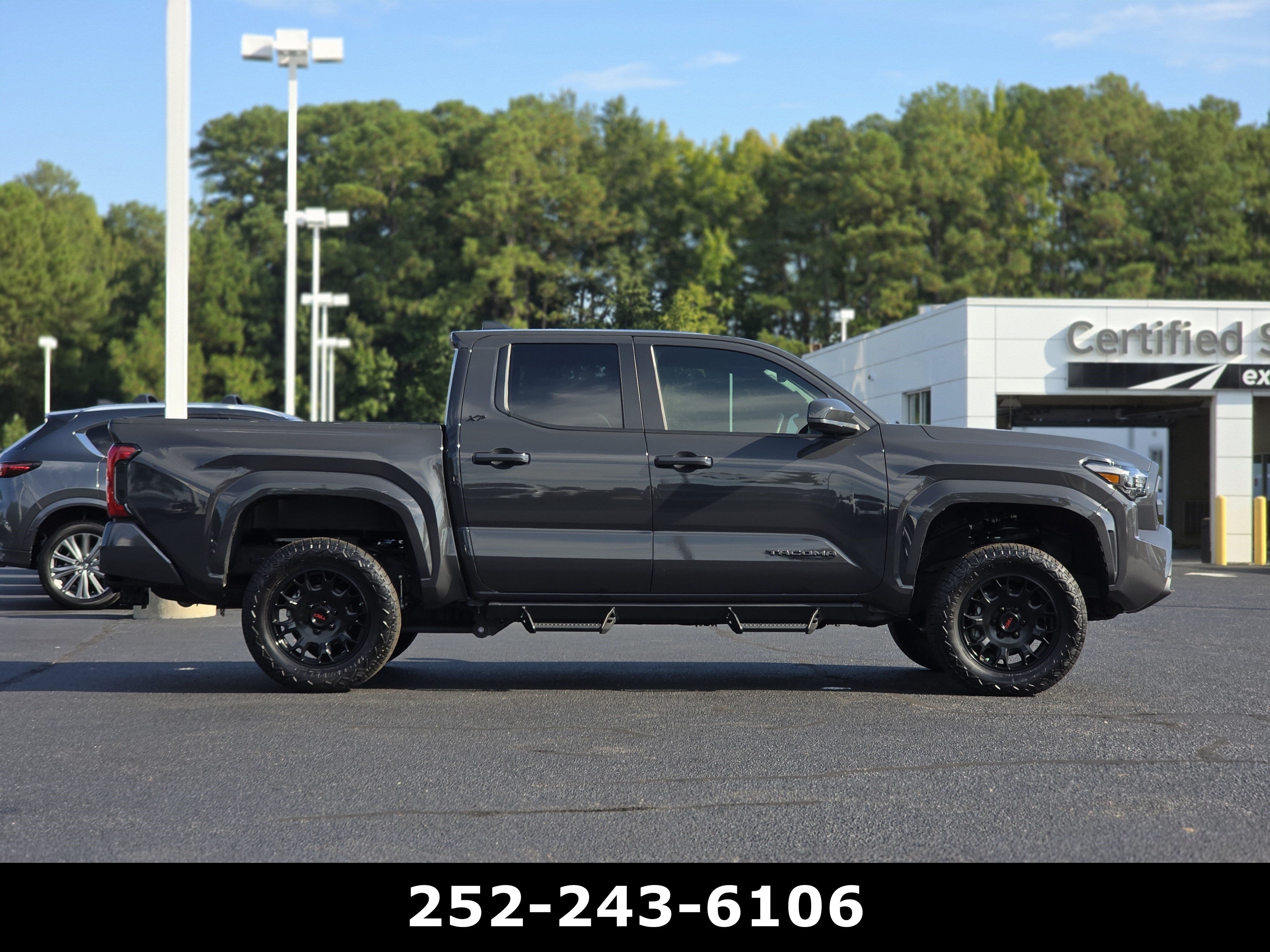 Used 2025 Toyota Tacoma SR5 AWD/4WD image 8