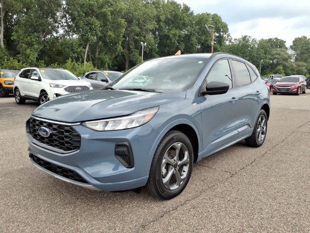Certified 2024 Ford Escape ST-Line w/ Tech Pack #1 AWD/4WD image 3