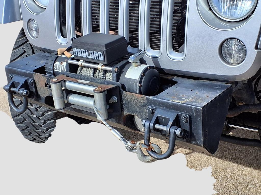 Used 2016 Jeep Wrangler Unlimited Sahara w/ Max Tow Package image 28