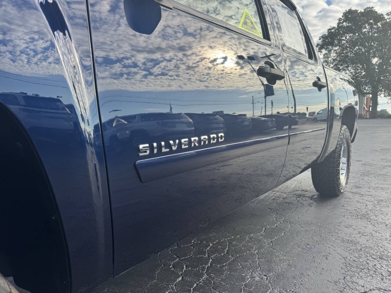 Used 2010 Chevrolet Silverado 1500 LT w/ Power Pack Plus AWD/4WD image 13