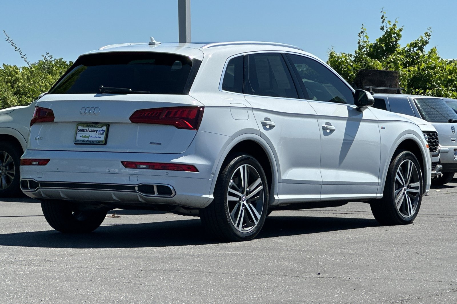 Used 2020 Audi Q5 e Prestige w/ Prestige Package AWD/4WD image 4