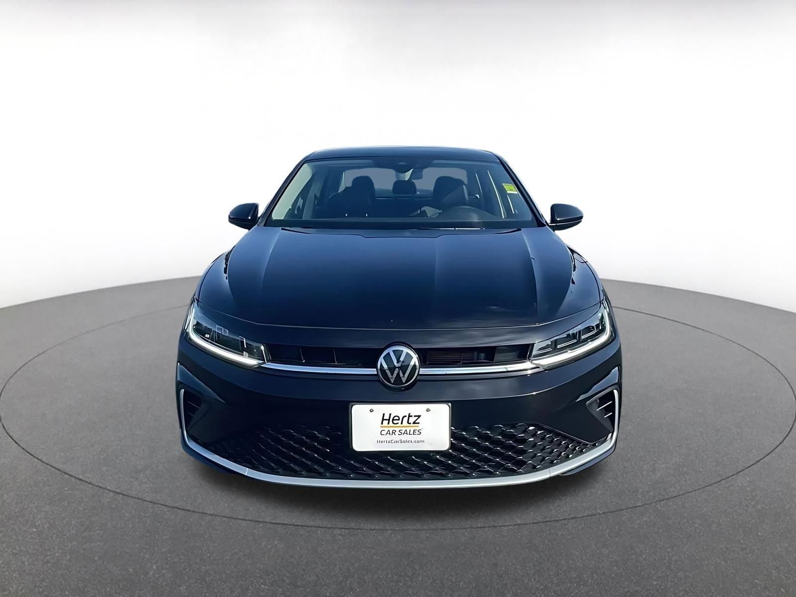 Used 2025 Volkswagen Jetta SE image 4