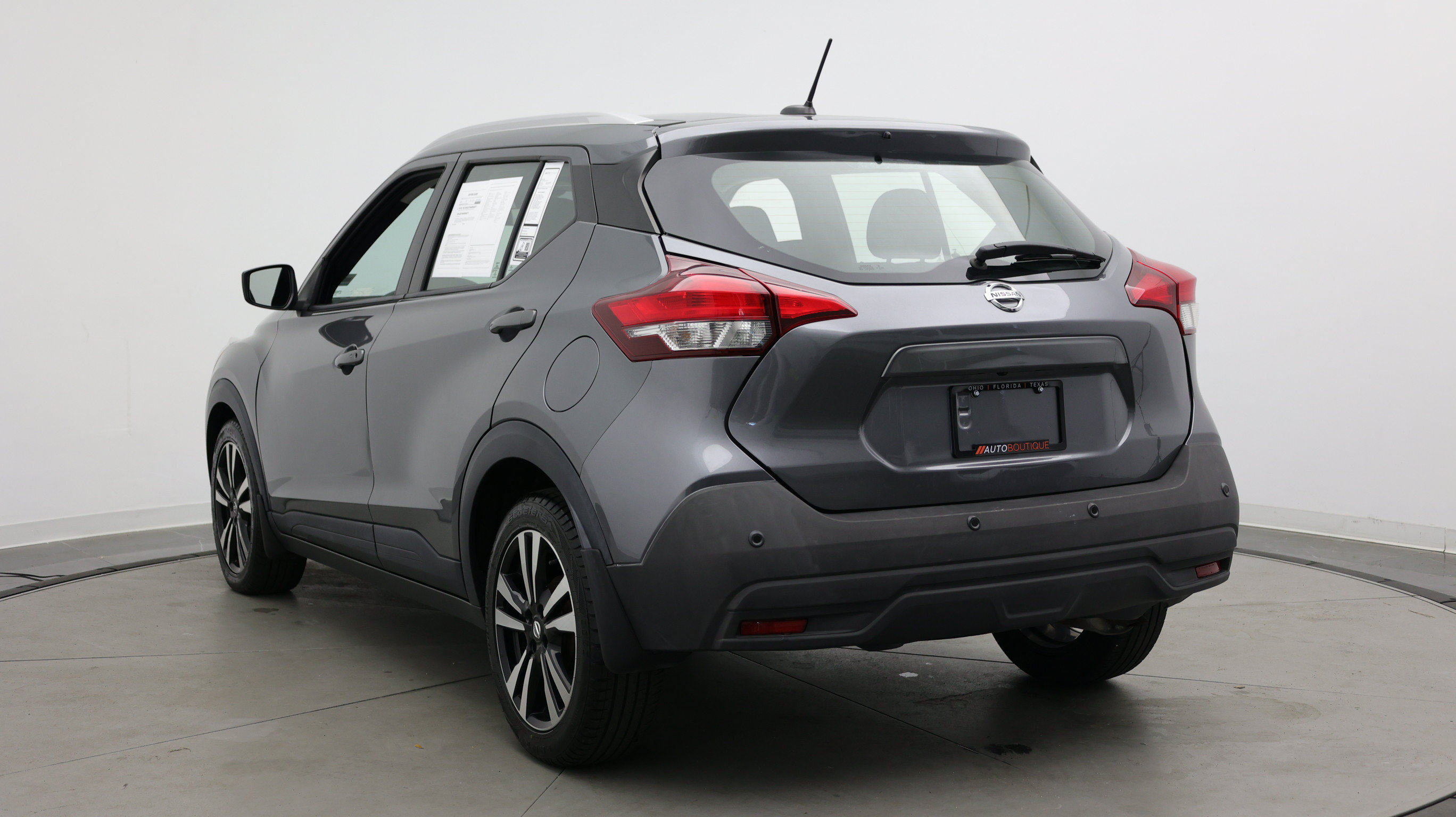 Used 2020 Nissan Kicks SV FWD image 5