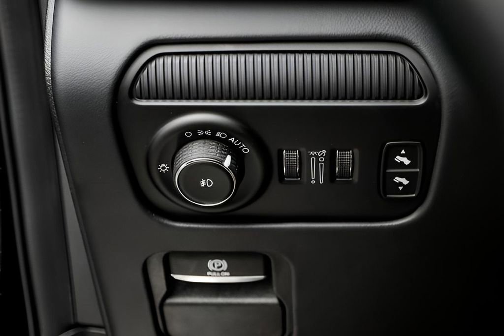 Used 2023 Jeep Grand Wagoneer L Series II w/ Premium Group II image 12