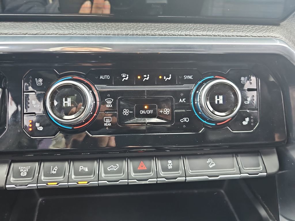 Used 2024 GMC Sierra 2500 Denali w/ Denali Reserve Package image 21