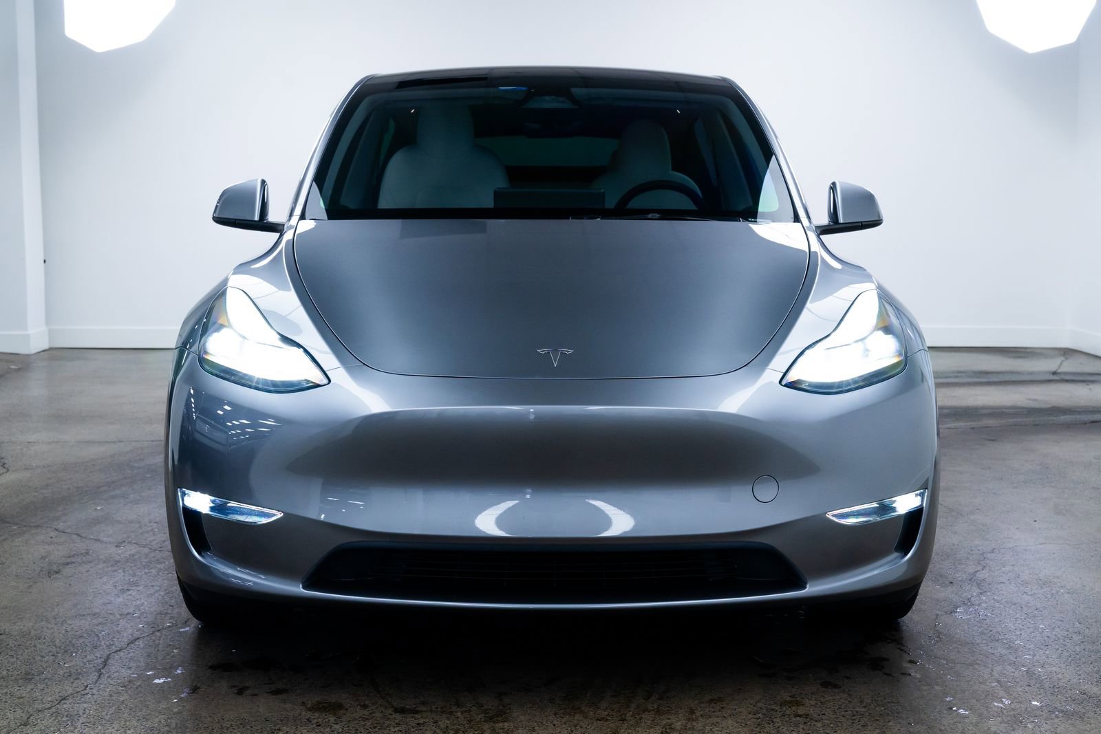 Used 2024 Tesla Model Y Performance image 2