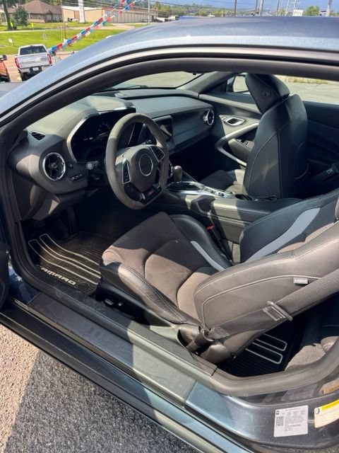 Used 2022 Chevrolet Camaro SS RWD image 4