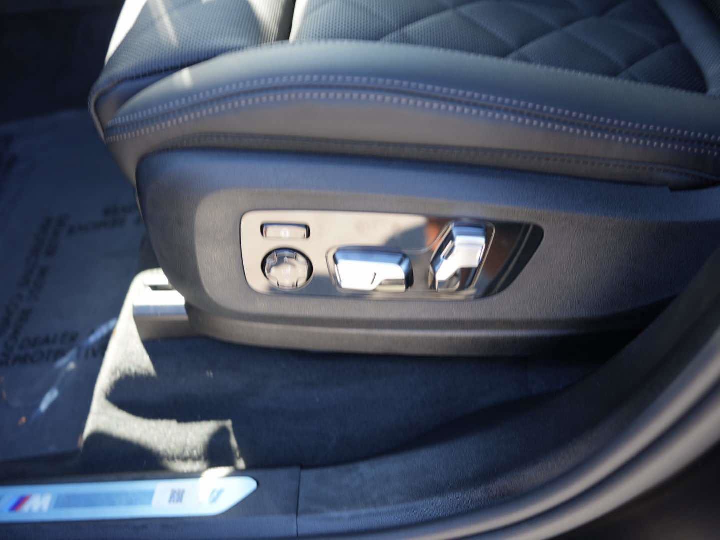 New 2026 BMW X7 xDrive40i w/ M Sport Package image 17