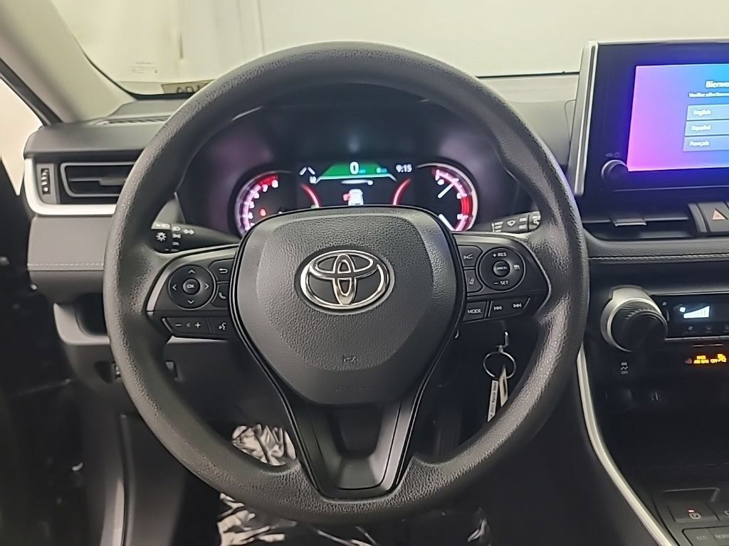 Used 2023 Toyota RAV4 LE AWD/4WD image 32