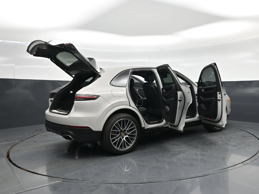 Used 2021 Porsche Cayenne AWD/4WD image 4
