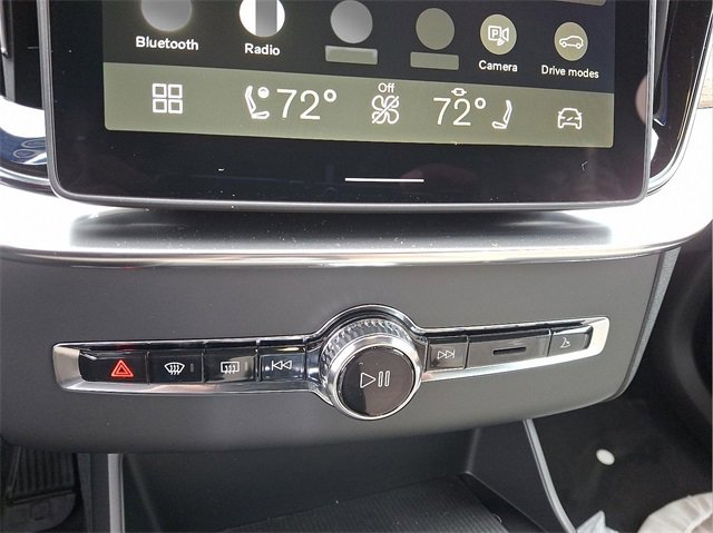 New 2026 Volvo XC90 B6 Plus w/ Protection Package Premier image 9