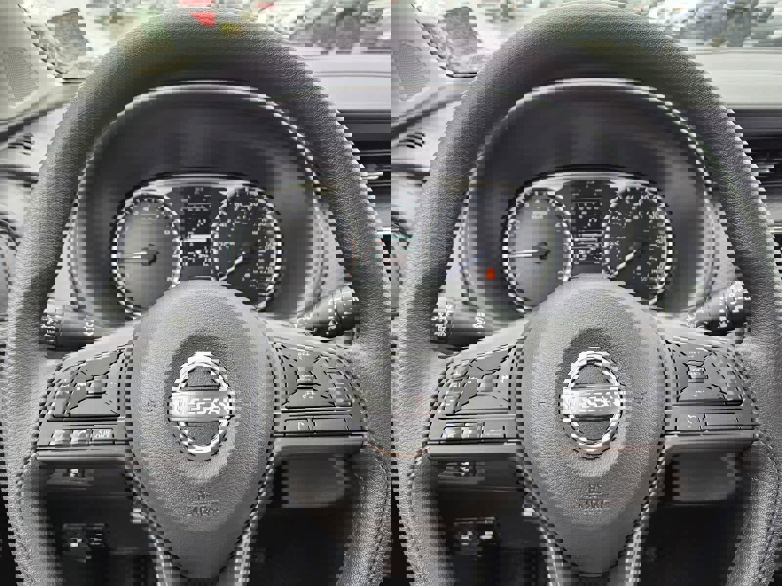 New 2025 Nissan Kicks Play S image 11