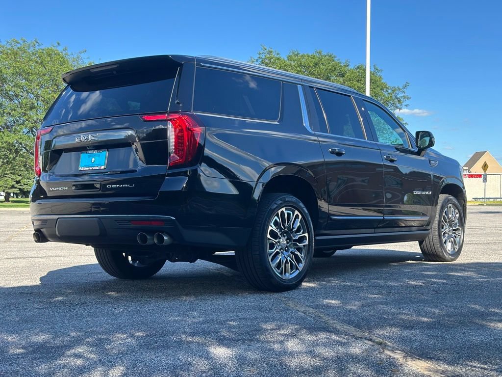 Used 2023 GMC Yukon XL Denali Ultimate AWD/4WD image 7