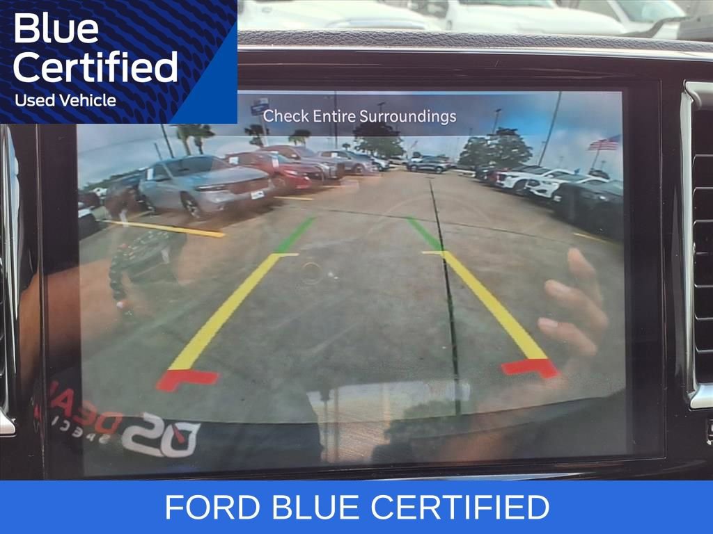 Used 2024 Chrysler Pacifica Touring-L FWD image 10