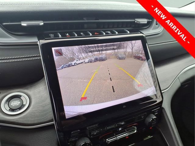 Used 2023 Jeep Grand Cherokee Limited w/ Black Appearance Package AWD/4WD image 20