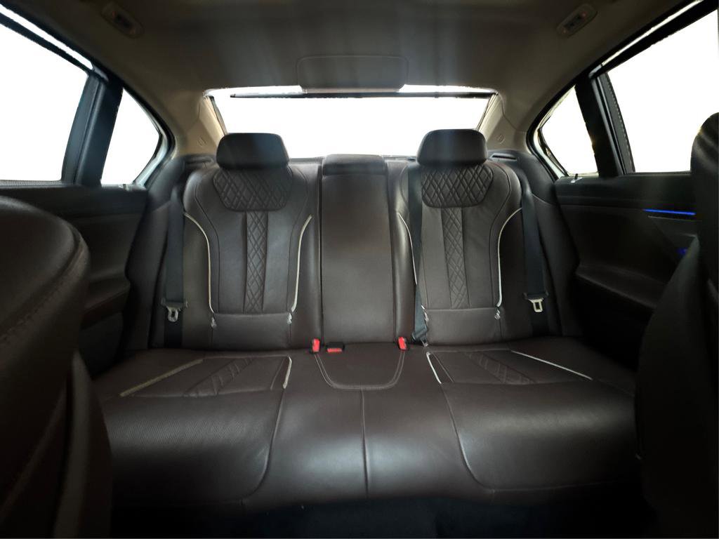 Used 2016 BMW 740i image 13