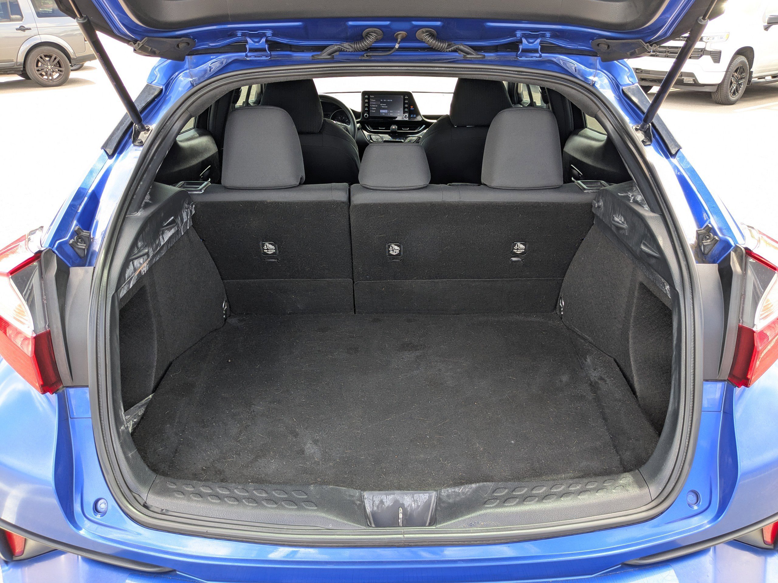 Used 2019 Toyota C-HR LE image 12