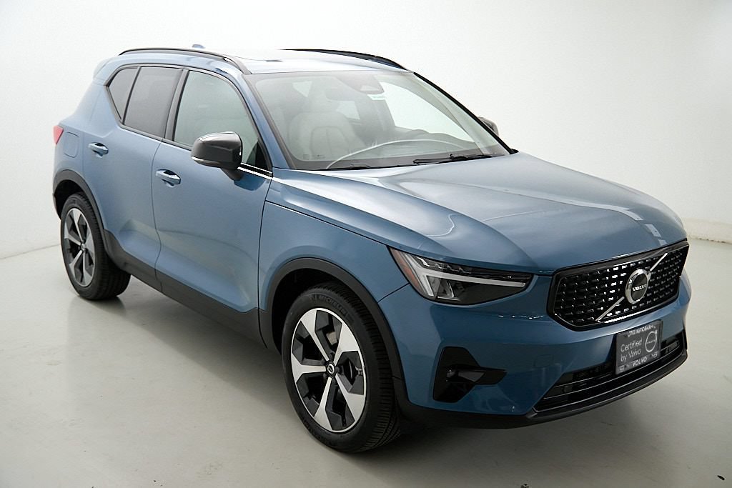 Used 2023 Volvo XC40 B5 Plus w/ Protection Package Premier AWD/4WD image 5