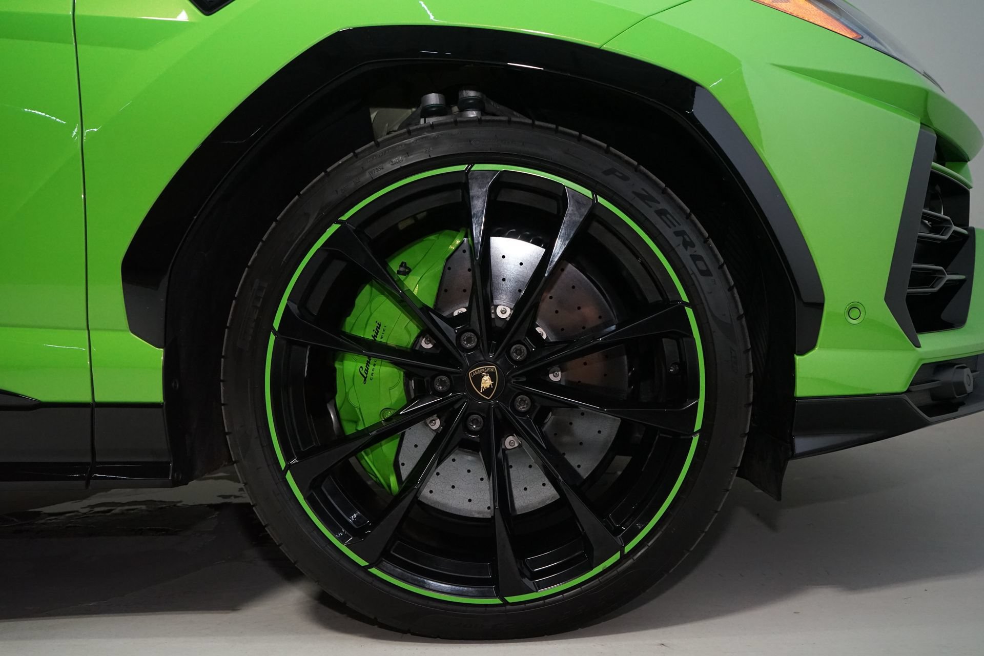 Used 2022 Lamborghini Urus AWD/4WD image 37
