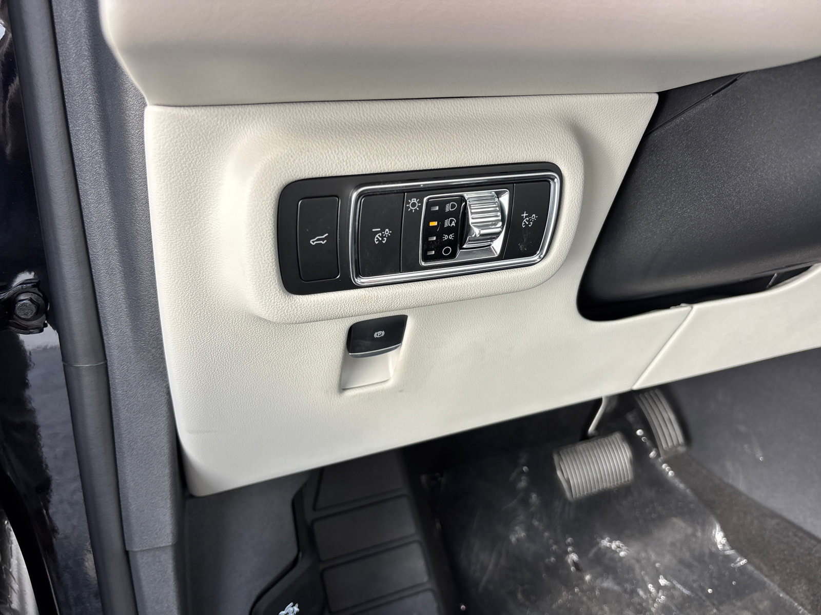 New 2026 Lincoln Nautilus Premier image 14