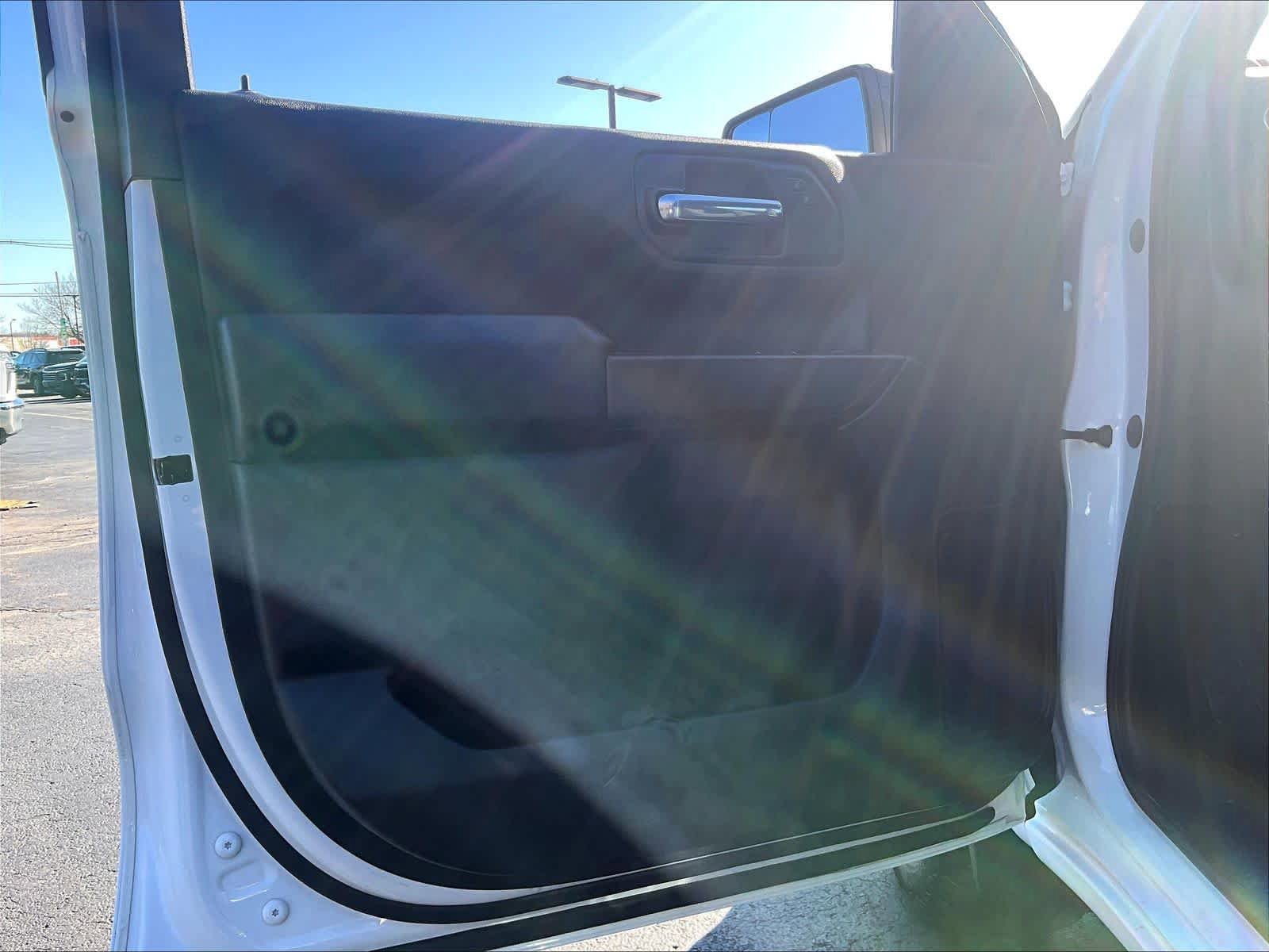 Used 2023 Chevrolet Silverado 1500 Custom AWD/4WD image 9