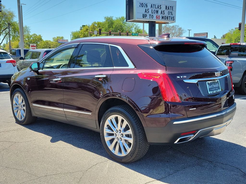 Used 2017 Cadillac XT5 Platinum w/ Driver Assist Package image 4